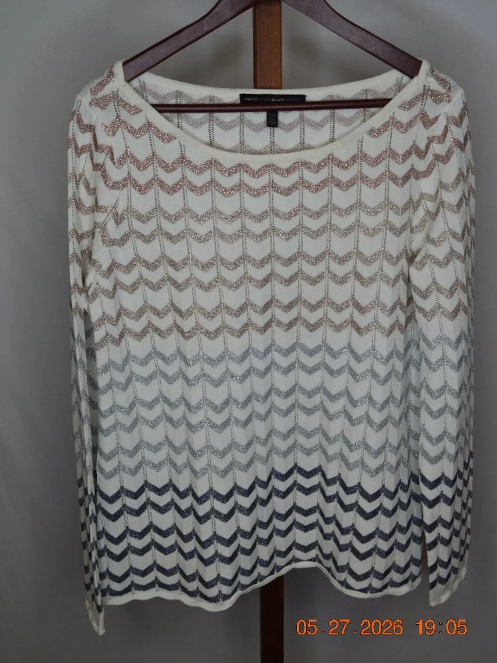 White House Black Market Women’s Large White Knit Chevron Gold Detail Blouse